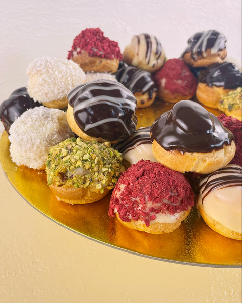 Profiterole Wreath